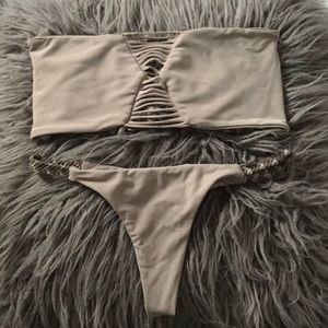 Siempre golden tres amigos set in Nude